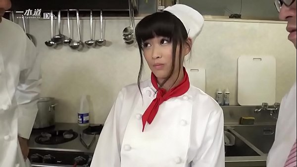 หนังโป๊ญี่ปุ่น สาวสวยน้องใหม่โดนรับน้องในห้องครัว