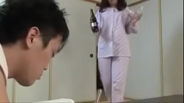 หนังโป๊ญี่ปุ่น แอบจับแม่เลี้ยงสาวเมาหนักเย็ดหี